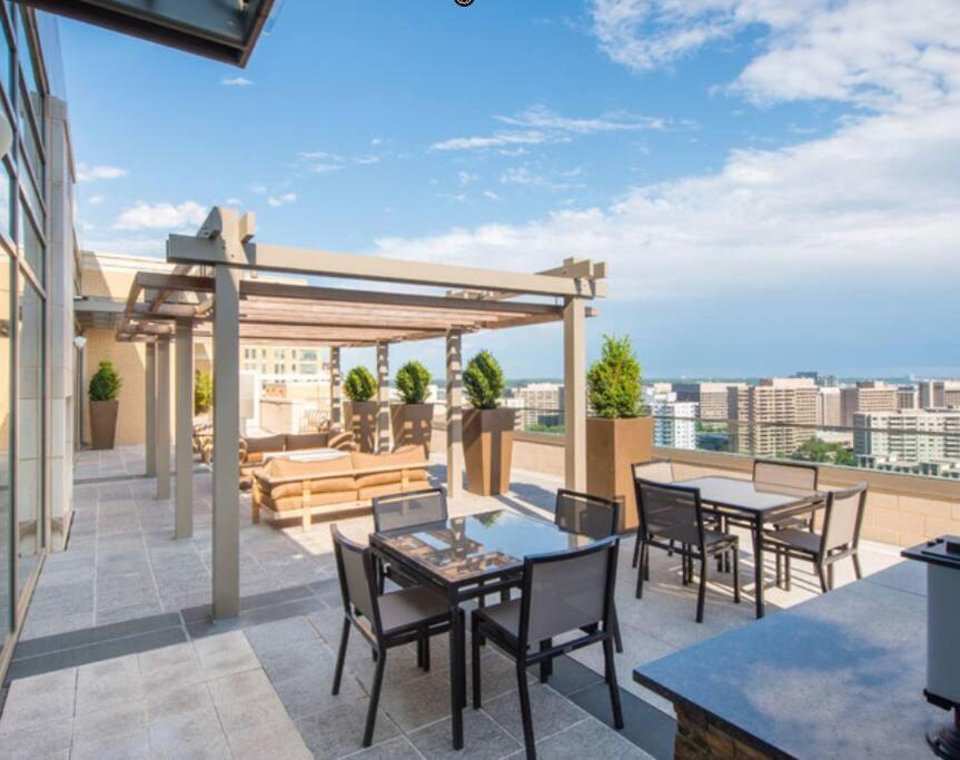 National At Pentagon Apartment Arlington Exterior foto